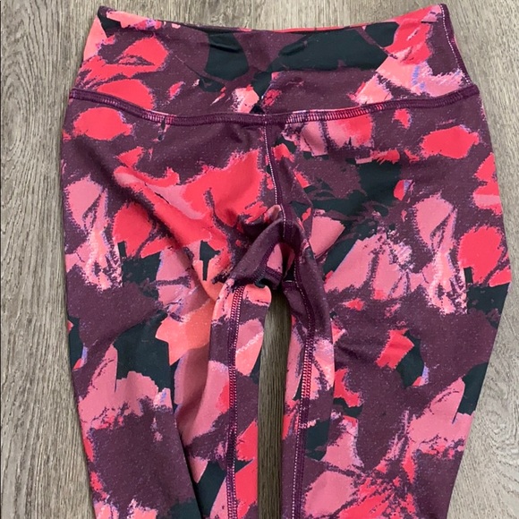 Beyond Yoga Dazed Floral Lux leggings - Picture 4 of 6